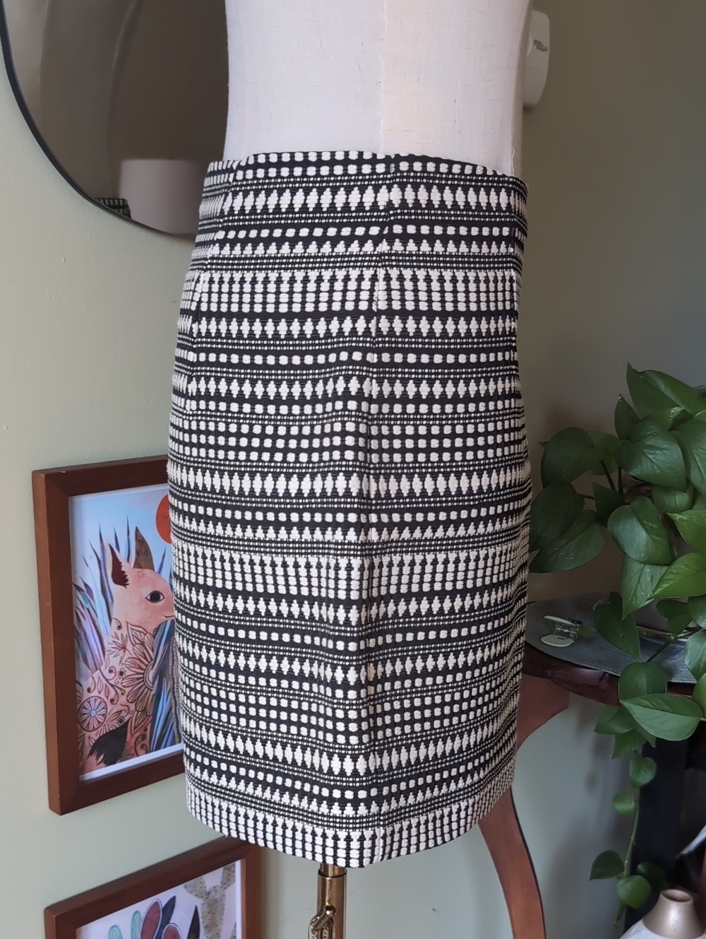 Chelsea & Theodore Geometric Jacquard Mini Skirt Size 2 Black Off-White Side Zip - Picture 4 of 12